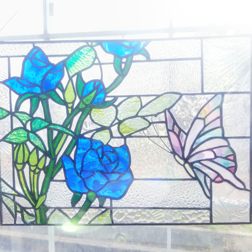 ステンドグラス 青い薔薇と蝶のパネル その他アート ようこ 通販 ステンドグラス 青い薔薇と蝶のパネル その他アート ようこ 通販