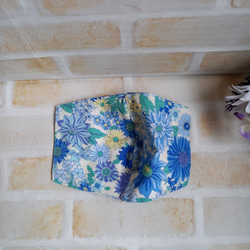 不織布マスクカバー（ブルー　花柄） 3枚目の画像