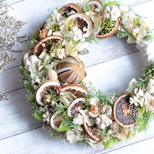 ＊Natural＊初夏の爽やかグリーンリース☀︎ドライフラワーリース レモン&オレンジのナチュラルグリーンリース＊三日月型＊誕生日・結婚