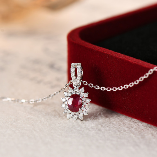 天然ダイヤモンド付きルビーペンダントk18 ネックレス・ペンダント  
