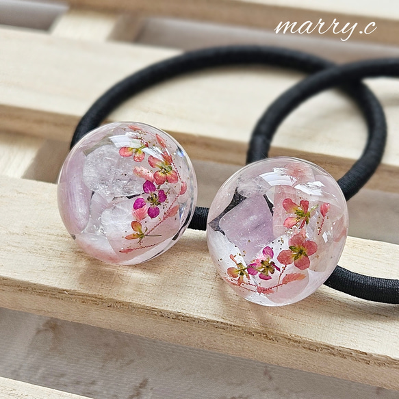 クンツァイトのあめ玉ヘアゴムmarry.c's handmadeaccessory 1枚目の画像