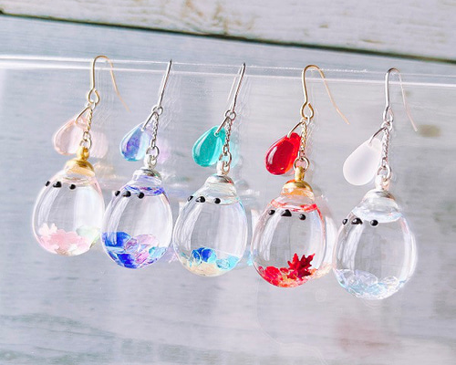 片耳用】シマエナガのガラスドーム ピアス イヤリング ハーバリウム 春