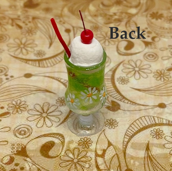 レトロなグラスのクリームソーダ　ミニチュア 5枚目の画像