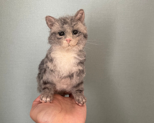 羊毛フェルト　ネコちゃん　サバトラ猫ちゃん　夏　置物　こりさま専用ページ ハンドメイド】サバトラ 招き猫 羊毛フェルトマスコット 置物