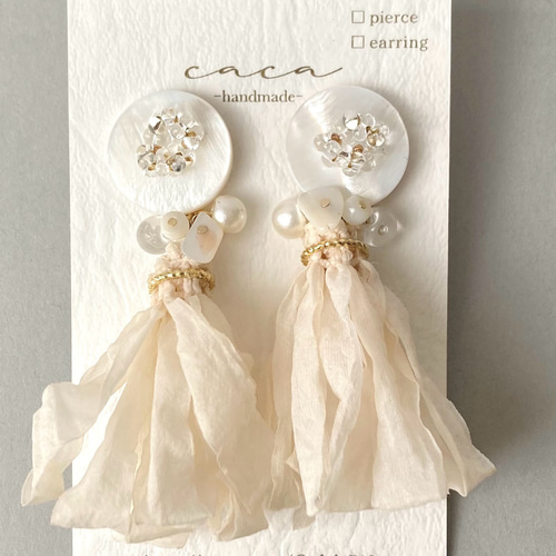 SALE/シフォンタッセルシェルピアス／イアリング（オフホワイト 
