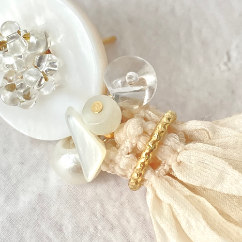 SALE/シフォンタッセルシェルピアス／イアリング（オフホワイト 