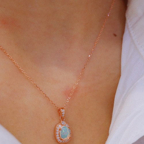 天然ダイヤモンド付きオパールペンダント