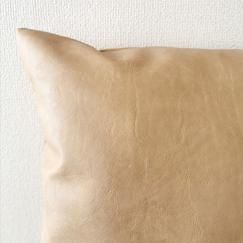 細やかなヴィンテージ風 ベージュ 合皮レザー クッションカバー