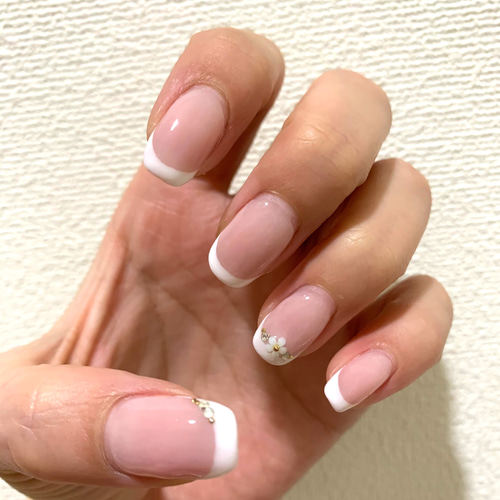 ネイルチップ 量産型 韓国 薔薇ネイル フレンチネイル 白ネイル ちゅるんネイル ネイルチップ シンプル オフィスネイル フレンチ 薔薇 ネイルチップ