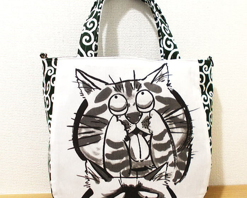 tie29専用　トートバッグ猫の庭園柄とガクアジサイ柄　2点 ハンドメイド 和柄丸みトートバッグ あっかんべぇ～猫ちゃん 唐草 まねき猫手提げ