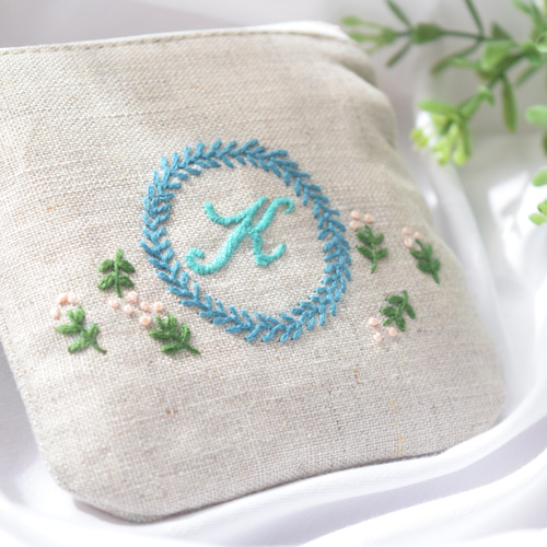 手刺繍のポーチ 送料無料「K」手刺繍ポーチ ポーチ 「いってんものやさん」hoco* 通販