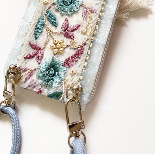 一気に写真映え／一度見たら虜になる！インド刺繍リボンのスマホケース