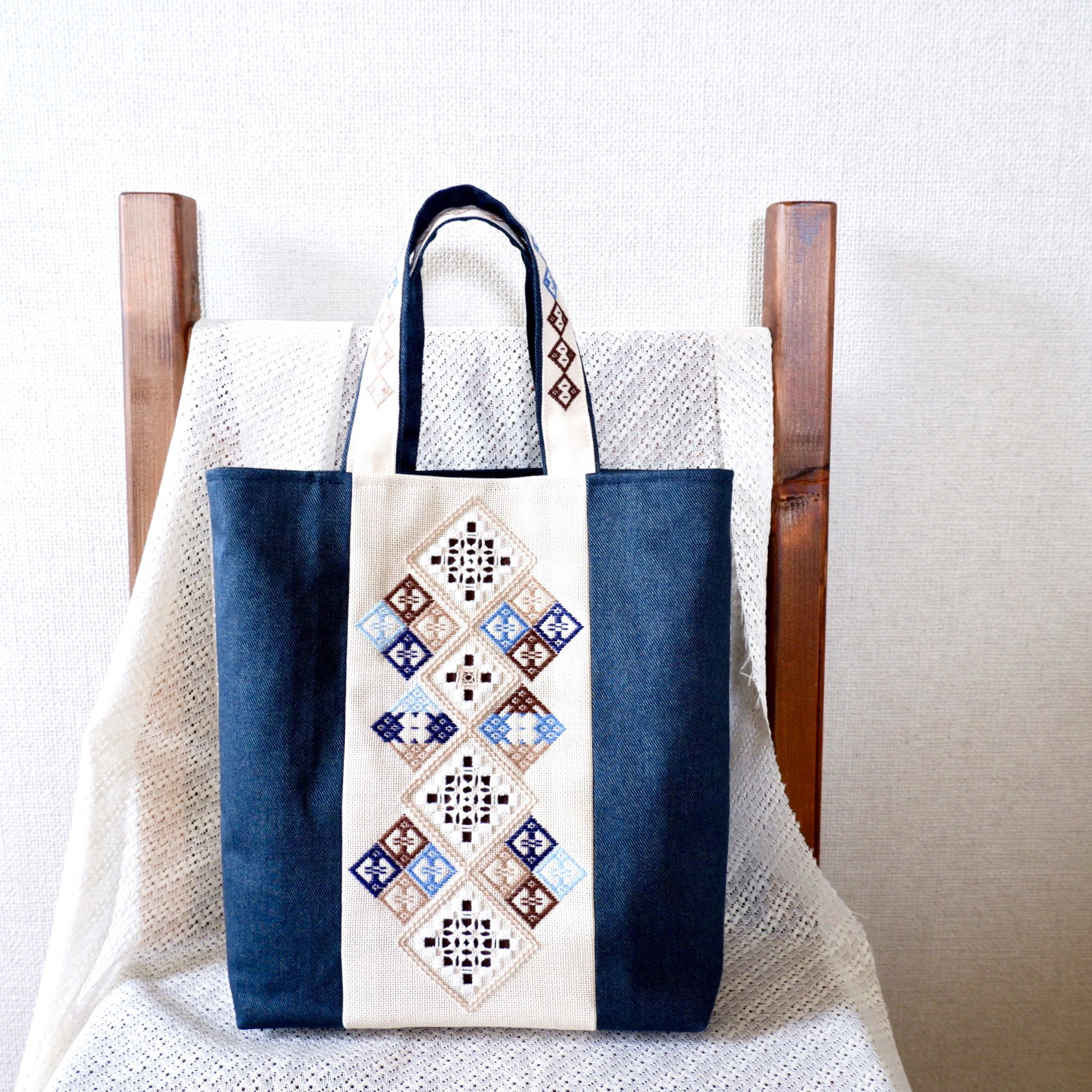 【未使用品】monzee モンジー ナイロンバッグ 立体刺繍 未使用品】monzee モンジー ナイロンバッグ 立体刺繍 2025年最新
