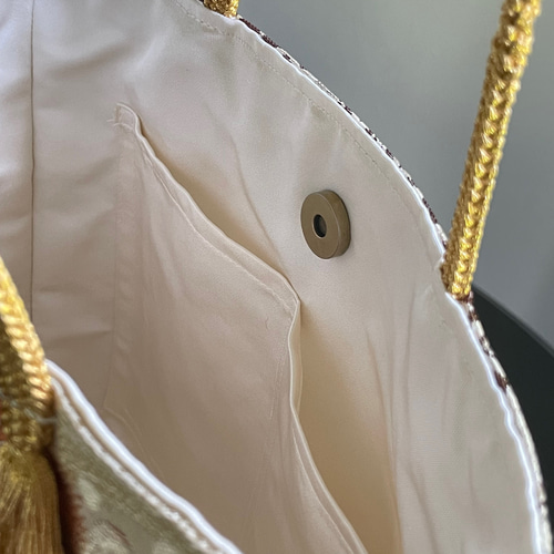 帯リメイクバッグ　菊と秋の風情　トートバッグ　B5サイズ　和装バッグ 帯バッグ 帯リメイクバッグ 本金箔 四季花鳥図屏風 綿入りふかふか和装