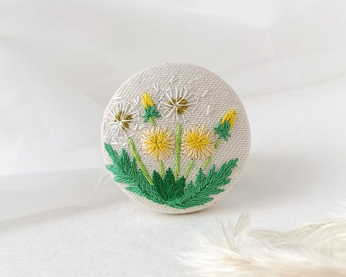 【専用】ハンドメイド　刺繍ブローチ　ヘアゴム 066829d092a36b5540e91026fd13ca