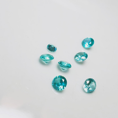 人工宝石 1粒 パライバトルマリン 4mm ルース 水色 ネオンカラー