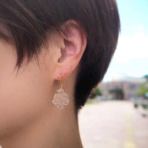 14Kgf×フラワーカービングの2wayピアス ピアス（フック・チェーン