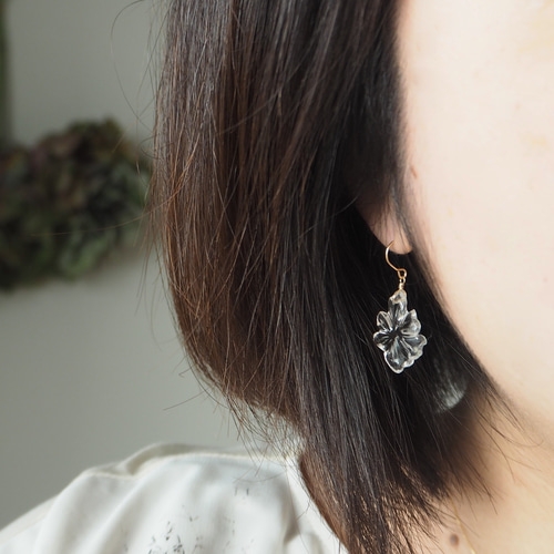 14kgfフラワーカービング・サファイアピアス/イヤリング