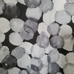 涼しげな水彩画風ドットプリントのワンピース 8枚目の画像