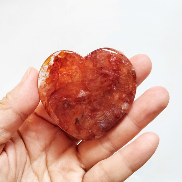 【送料無料】ヒマラヤ水晶ハート橙◆レッドヘマタイトインクォーツ53mm 5枚目の画像