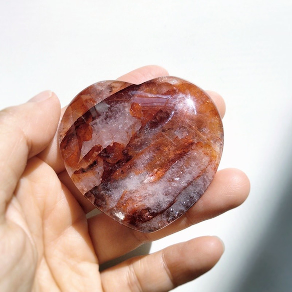 レッド水晶、20cm〜 レッド水晶、20cm〜