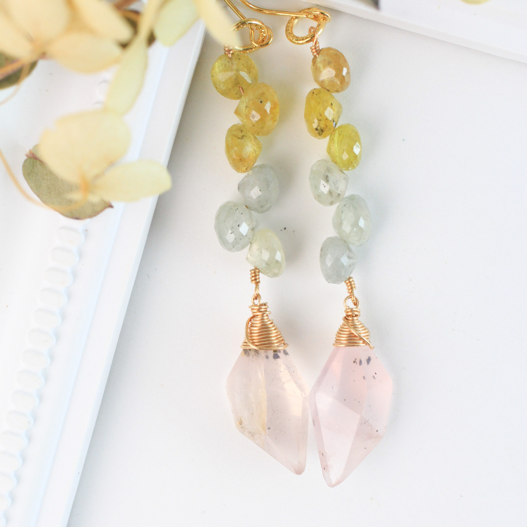 【4種から選べる】オニオンサファイア 耳飾り