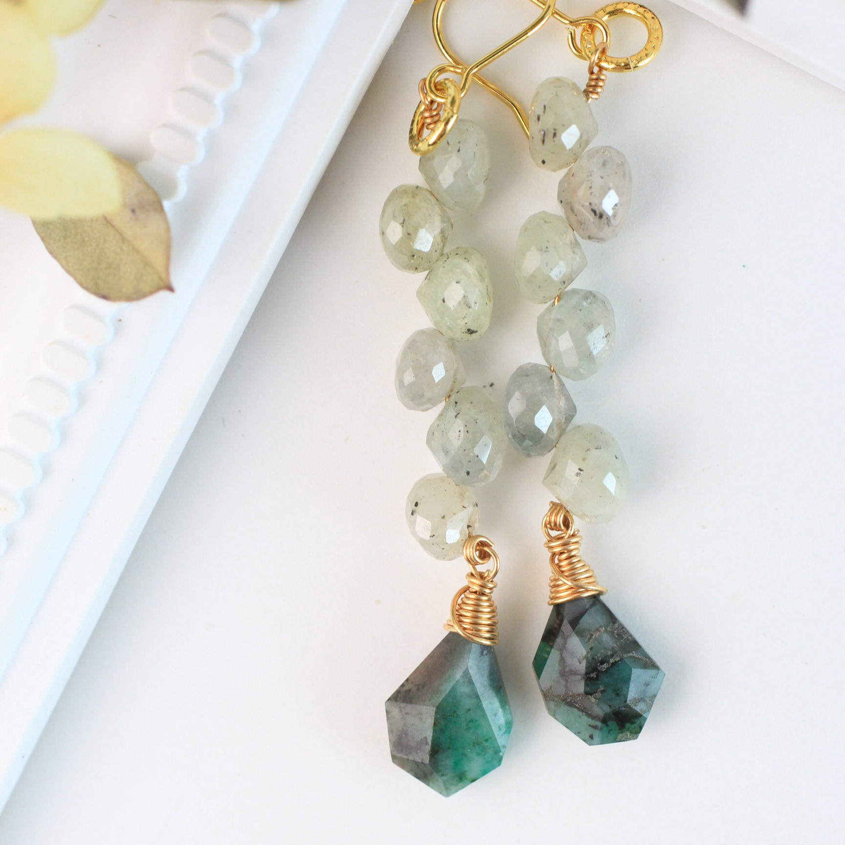 【4種から選べる】オニオンサファイア 耳飾り