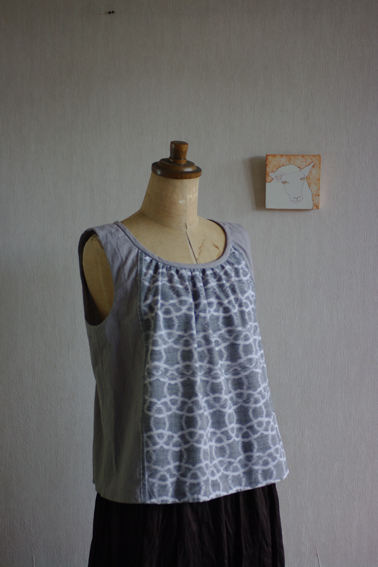 久留米絣の小さなブラウス　グレー地にリング柄