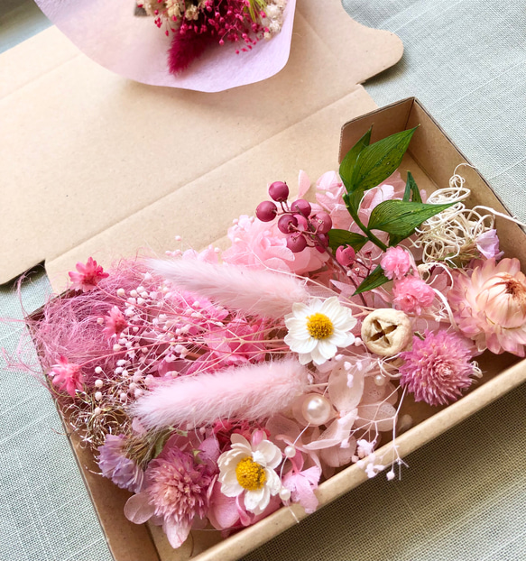 フェミニンピンク花材詰め合わせ 1枚目の画像