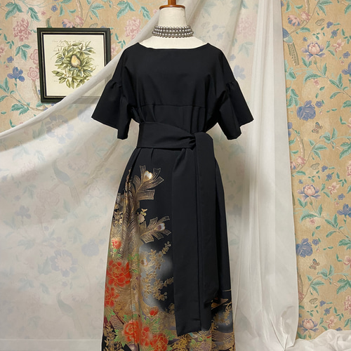 着物リメイク 牡丹に鳳凰羽 黒留袖ドレス Aライン ハンドメイド 着物リメイク 牡丹に鳳凰羽 黒留袖ドレス Aライン ハンドメイド
