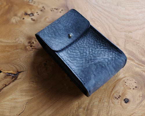 タテ型】イタリアンレザーのカメラケース / ガジェットケース カメラ