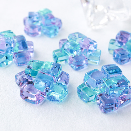 【売り切れ】透き通る紫と緑のイヤリング ぶらさげ型 イヤリング 紫色 ガラス アクセサリー 【薩摩切子 鹿児島