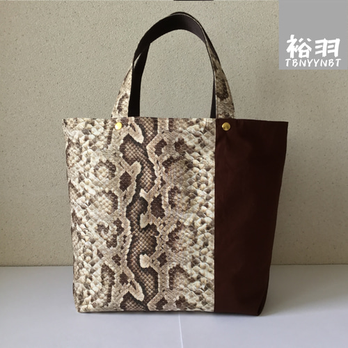 ToryBurch 蛇柄 ハンドバッグ 煩わしく