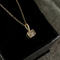 ナチュラルダイヤモンド（スクエア型）・k10ゴールドペンダント 4枚目の画像