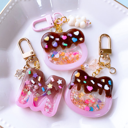 シェイカーキーホルダー(猫+イチゴ+チョコ)/オイル入り/個性的 シェイカーキーホルダー(猫+イチゴ+チョコ)/オイル入り/個性的