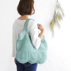 オールシーズン使える！コットンクロシェニット 大きなトートバッグ 内布付きで便利さ倍増 （ミントグリーン) 10枚目の画像