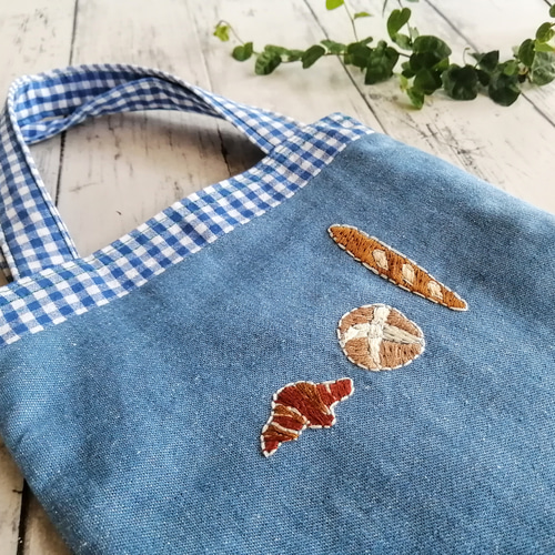一点物】刺繍の3種類のパン ミニトートバッグ 縦長 リバーシブル