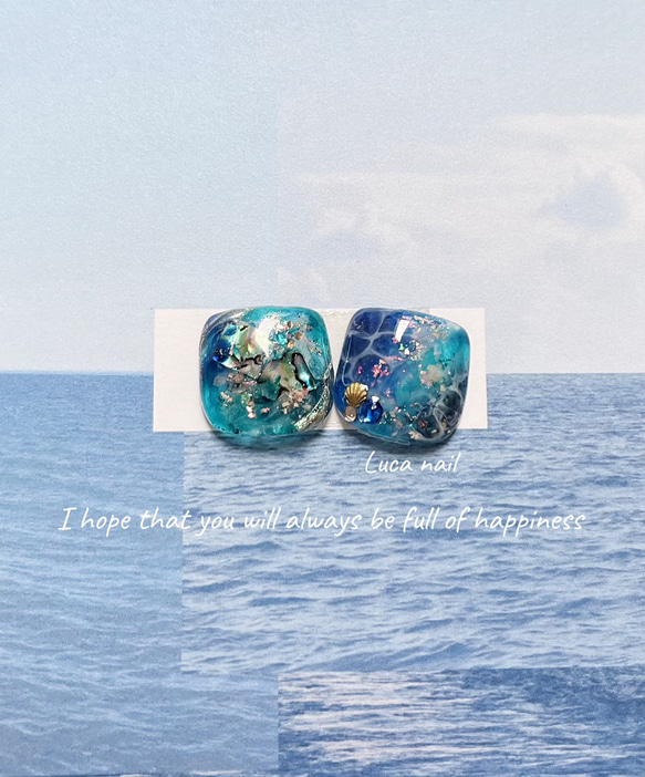 現品限り♡フットネイルチップ　 夏　海　ブルー　オーロラ　波ネイルデザイン　白波　深く蒼く　奥行きねいる 2枚目の画像