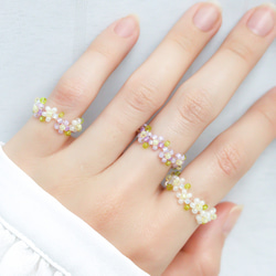 ビーズリング ✧ 藤 ✧ 小さなお花のぷちリング (指輪) 9枚目の画像