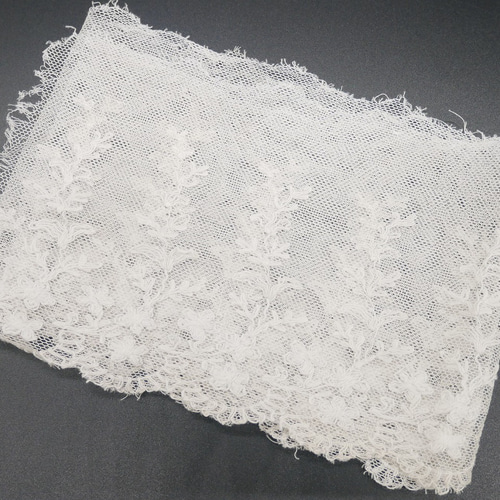 フランスアンティーク刺繍入りスカラップレースB レース cherir 通販