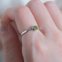 Peridot triangle ring　ペリドット　トライアングルリング　天然石グリーン　シルバー 5枚目の画像