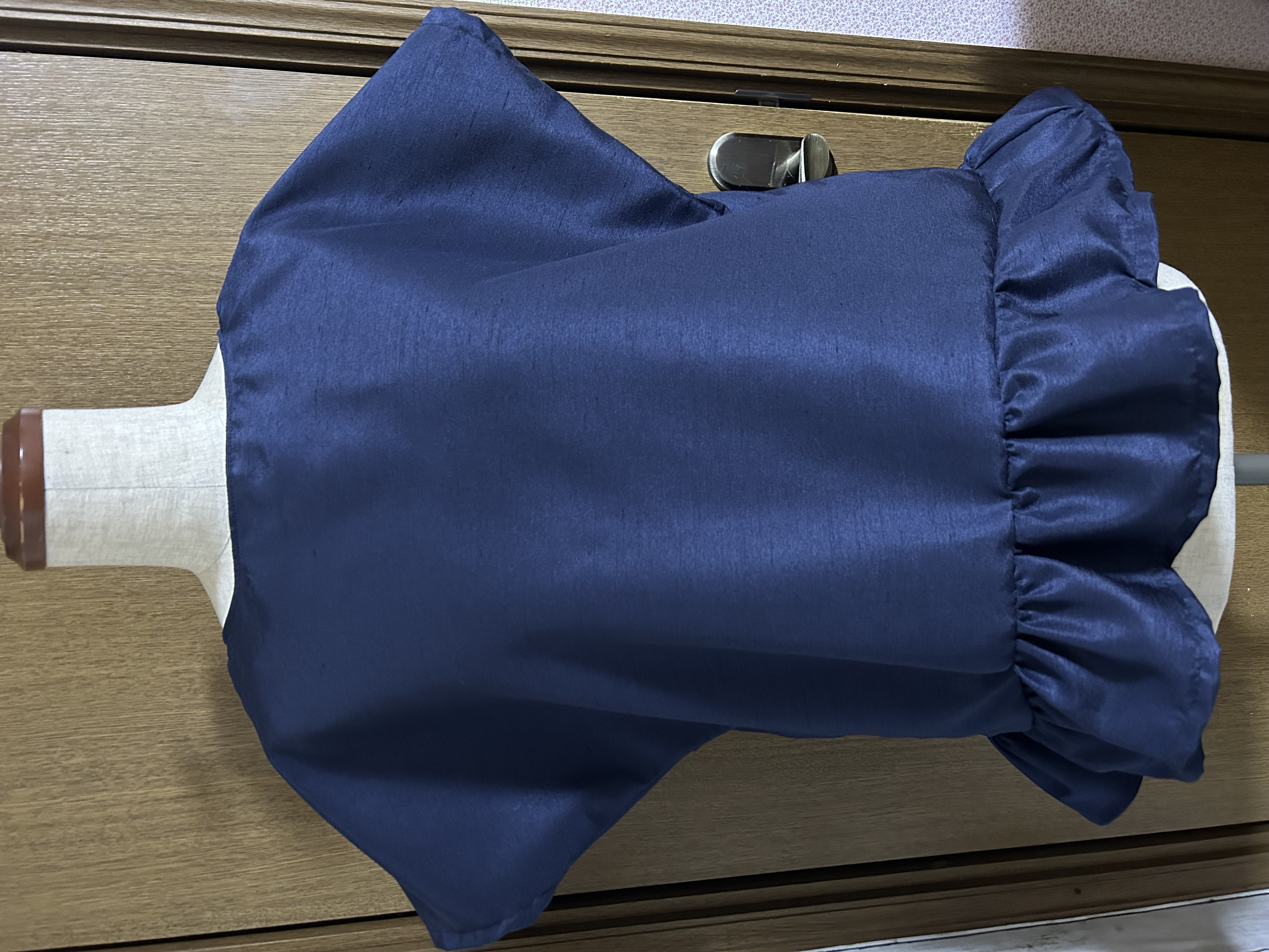 ポリエステルシャンタン半袖フリルブラウス