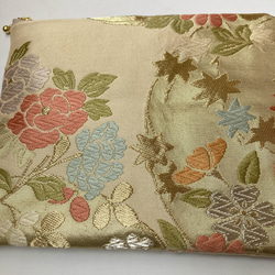 【大きめポーチ】和風　桜　撫子　着物リメイク　絹織物　プレゼント　アンティーク　帯柄　1点物 2枚目の画像