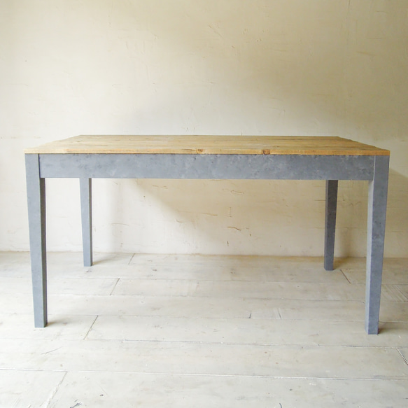 古材ダイニングテーブル  パレットテーブル ガーデンテーブル ジャンクアンークテーブル W1400×D700 店舗什器 3枚目の画像