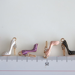 ピンク系4個  ハイヒール・ストーン 靴チャーム カン付き ジュエリー 手芸材料 デコ 部品 材料 資材 ハンドメイド材 9枚目の画像