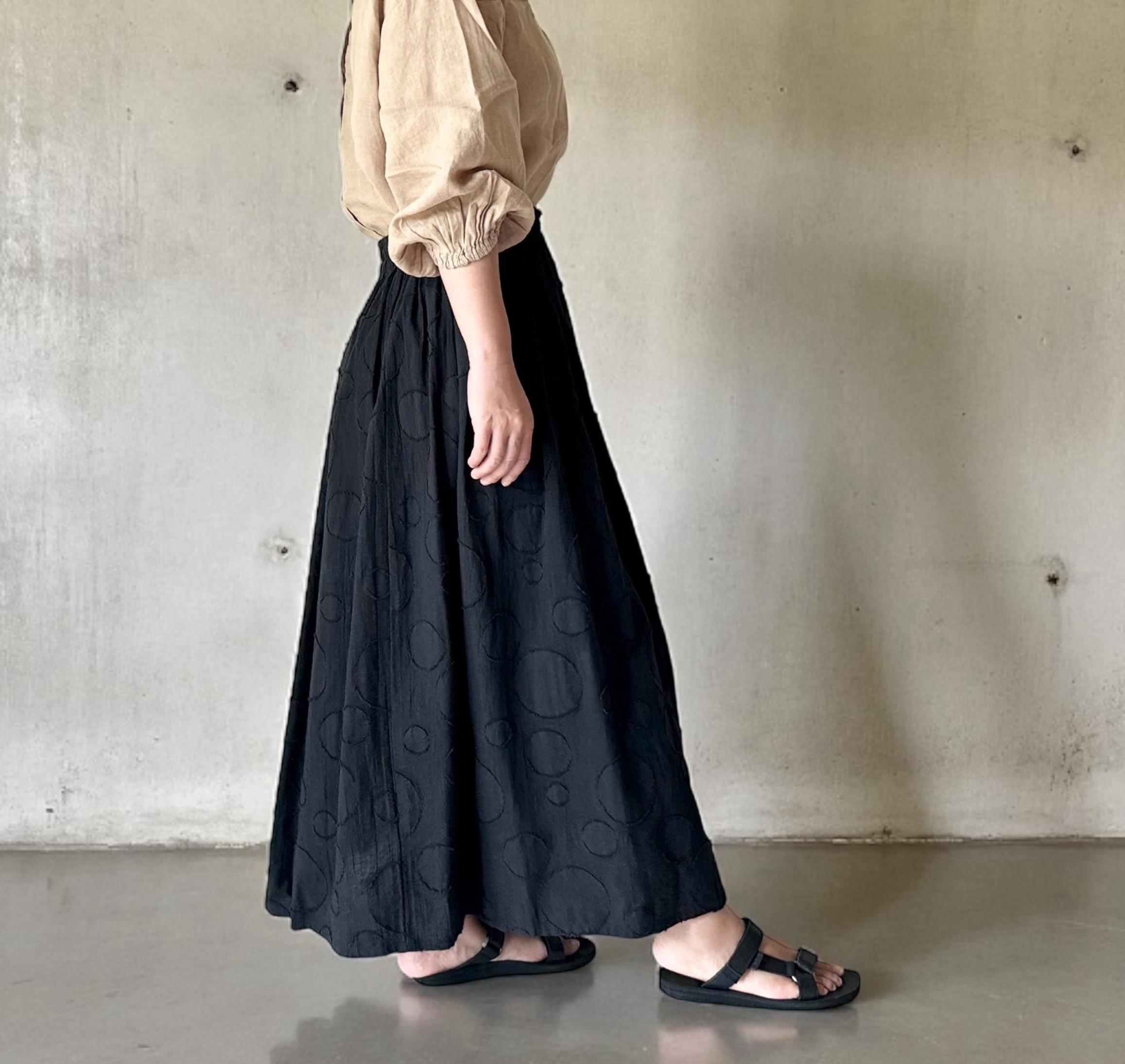 年中着れる♪播州織が美しいブラックドットのジャガードスカート♪