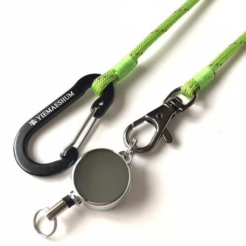 緑色 武器付きストラップ