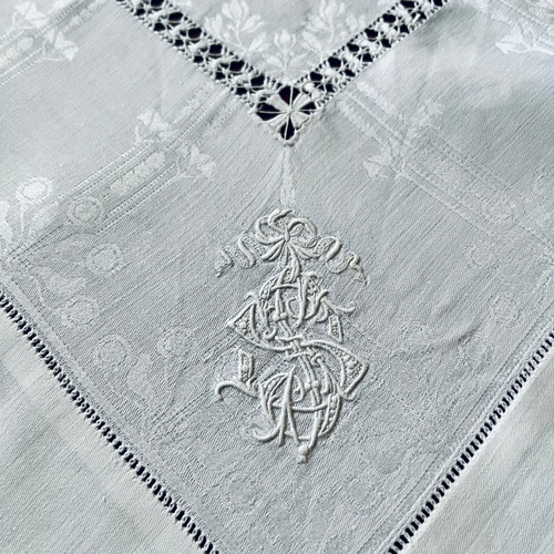 英国で出会った♪アンティーク モノグラム刺繍+ダマスク織+ 英国で出会った♪アンティーク モノグラム刺繍+ダマスク織+