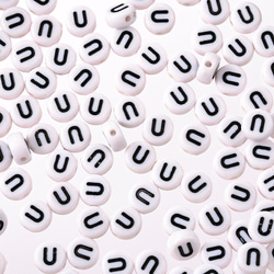 アルファベット ビーズ U ホワイト 丸 7ｍｍ 500個 母音 バラ売り アクセサリー 手芸 パーツ BD3136 1枚目の画像