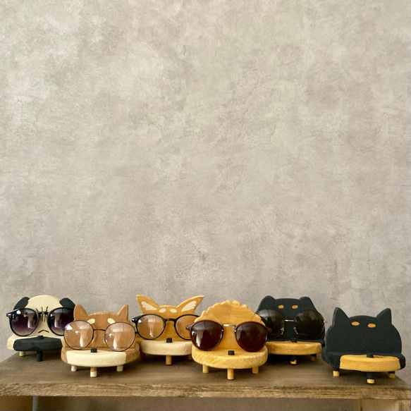 メガネスタンド　犬ベンチ　小物置き　アクセサリートレイ 木製　メガネ収納　鍵置き　眼鏡ディスプレイ トイプードル② 11枚目の画像